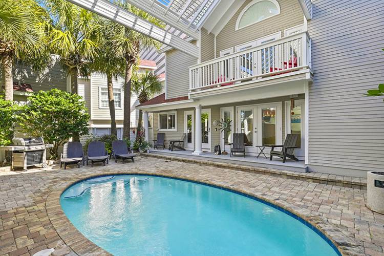 Palm Oasis, Vacation Rental House with Private Pool in Miramar Beach, ShipWatch
